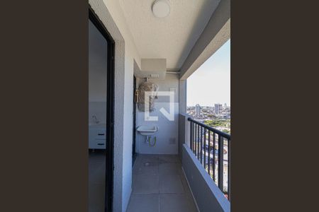 Varanda e Área de Serviço  de apartamento para alugar com 2 quartos, 42m² em Vila Campanela, São Paulo