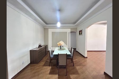 Casa para alugar com 3 quartos, 220m² em Acaiaca, Belo Horizonte
