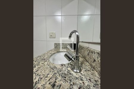 Banheiro de apartamento à venda com 1 quarto, 43m² em Jardim Nova Europa, Campinas