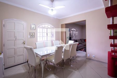 Sala de casa para alugar com 3 quartos, 350m² em Jardim Catarina, São Gonçalo