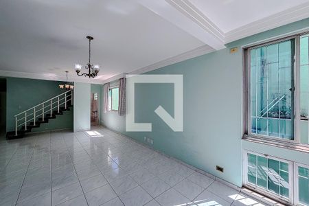 Sala de casa para alugar com 4 quartos, 320m² em Vila Monumento, São Paulo