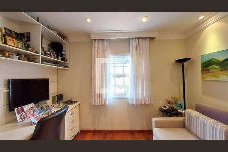 Casa à venda com 3 quartos, 228m² em Educandário, São Paulo