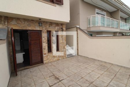 Sala - Quintal de casa para alugar com 2 quartos, 207m² em Parque Sao Domingos, São Paulo