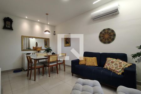 Sala de casa de condomínio à venda com 3 quartos, 200m² em Taquara, Rio de Janeiro