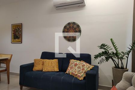 Sala de casa de condomínio à venda com 3 quartos, 200m² em Taquara, Rio de Janeiro
