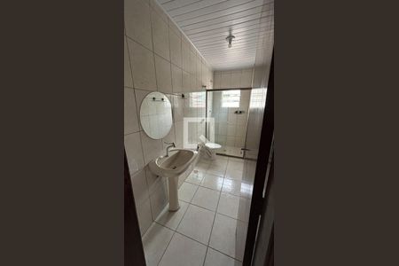 Banheiro de casa à venda com 3 quartos, 70m² em Parque Edu Chaves, São Paulo