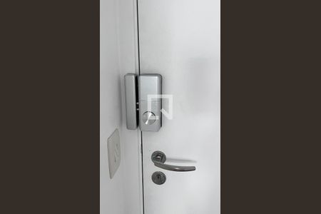 Fechadura de apartamento para alugar com 2 quartos, 90m² em Jardim Asturias, Guarujá