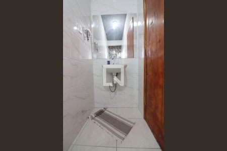 Banheiro Social de casa para alugar com 3 quartos, 50m² em Jardim Cipreste, São Bernardo do Campo