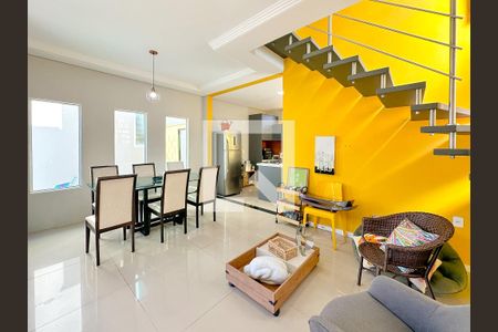 Sala de TV de casa para alugar com 3 quartos, 120m² em São João do Rio Vermelho, Florianópolis