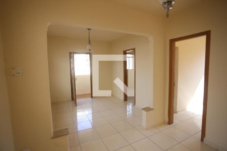 Sala de casa à venda com 3 quartos, 86m² em Carlos Prates, Belo Horizonte