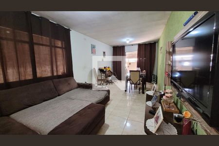 Sala de casa para alugar com 2 quartos, 83m² em Vila Ercilia, Itaquaquecetuba