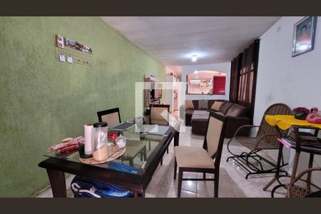 Sala de casa para alugar com 2 quartos, 83m² em Vila Ercilia, Itaquaquecetuba