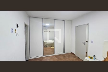Quarto de casa para alugar com 3 quartos, 190m² em Jardim da Gloria, São Paulo