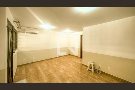 Sala de casa de condomínio para alugar com 4 quartos, 283m² em Jardim Ubirajara, São Paulo