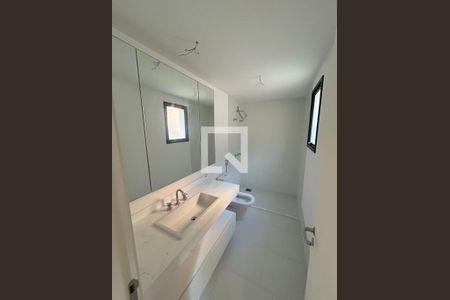 Banheiro de apartamento à venda com 2 quartos, 148m² em Vila Progredior, São Paulo