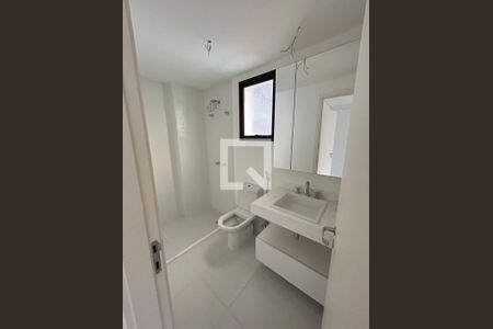 Banheiro de apartamento à venda com 2 quartos, 148m² em Vila Progredior, São Paulo