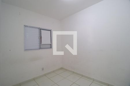 Quarto 2 de apartamento para alugar com 2 quartos, 55m² em Dona Zulmira, Uberlândia