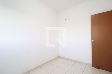 Quarto 1 de apartamento para alugar com 2 quartos, 55m² em Dona Zulmira, Uberlândia