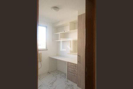 Quarto de apartamento para alugar com 2 quartos, 45m² em Inhoaíba, Rio de Janeiro