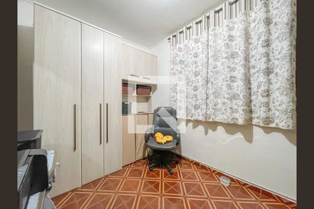 Quarto 1 de casa à venda com 2 quartos, 160m² em Km 18, Osasco