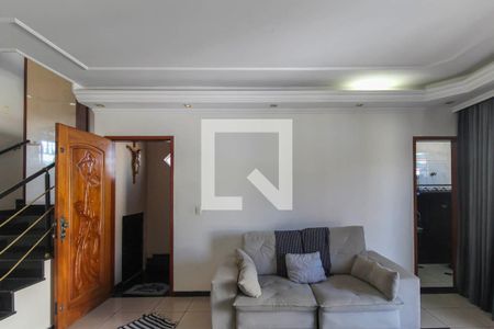 Casa para alugar com 4 quartos, 355m² em Vila Alpina, São Paulo
