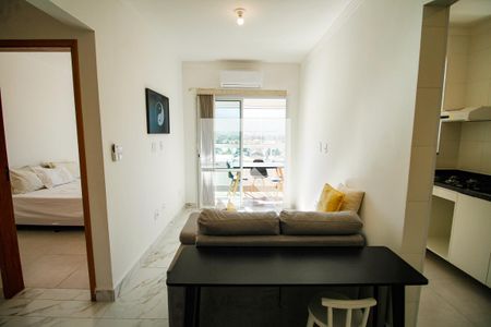 Sala/cozinha de apartamento para alugar com 1 quarto, 50m² em Balneario Flórida, Praia Grande