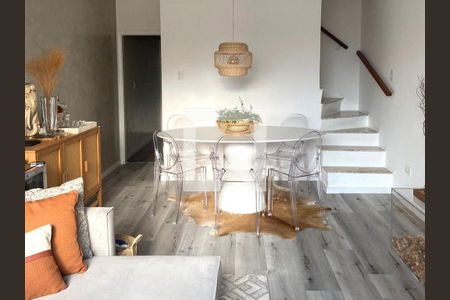 Casa à venda com 3 quartos, 108m² em Vila Cordeiro, São Paulo