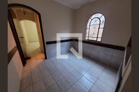 Casa à venda com 4 quartos, 200m² em Vila Santo Estevão, São Paulo