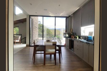 Casa à venda com 4 quartos, 340m² em Jardim Samambaia, Jundiaí