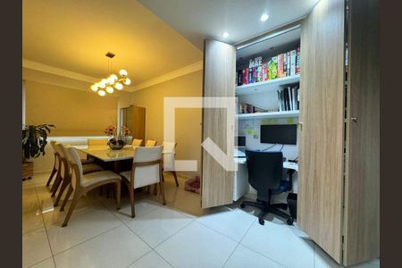 Casa de Condomínio à venda com 4 quartos, 258m² em Jardim Prudência, São Paulo