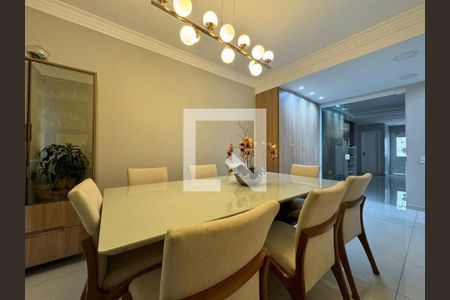 Casa de Condomínio à venda com 4 quartos, 258m² em Jardim Prudência, São Paulo