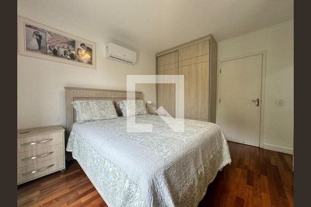 Casa de Condomínio à venda com 4 quartos, 258m² em Jardim Prudência, São Paulo