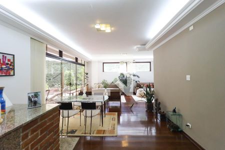Casa à venda com 4 quartos, 320m² em Vila Irmaos Arnoni, São Paulo