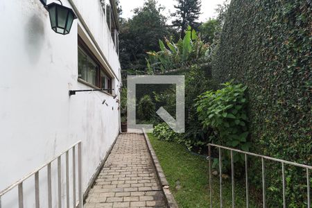 Casa à venda com 4 quartos, 320m² em Vila Irmaos Arnoni, São Paulo