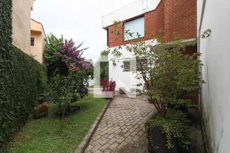 Casa à venda com 4 quartos, 320m² em Vila Irmaos Arnoni, São Paulo