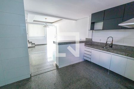 cozinha de casa à venda com 2 quartos, 90m² em Santa Terezinha, Belo Horizonte