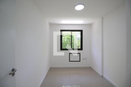 Quarto 1 de apartamento para alugar com 2 quartos, 96m² em Jacarepaguá, Rio de Janeiro