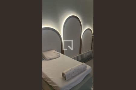 Quarto de apartamento para alugar com 3 quartos, 90m² em Jardim Finotti, Uberlândia