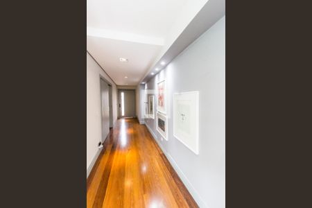 Hall de entrada de casa de condomínio à venda com 3 quartos, 430m² em Alphaville, Santana de Parnaíba