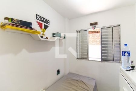 Quarto 2 de casa à venda com 3 quartos, 175m² em Vila Carmosina, São Paulo
