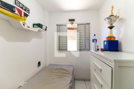 Quarto 2 de casa à venda com 3 quartos, 175m² em Vila Carmosina, São Paulo