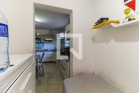 Quarto 2 de casa à venda com 3 quartos, 175m² em Vila Carmosina, São Paulo