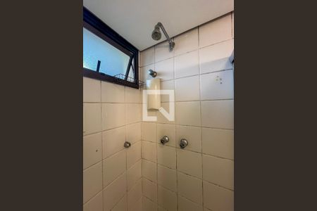 Banheiro de apartamento para alugar com 1 quarto, 38m² em Aclimação, São Paulo