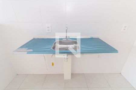 Sala/Cozinha de apartamento para alugar com 2 quartos, 32m² em Vila Carmosina, São Paulo
