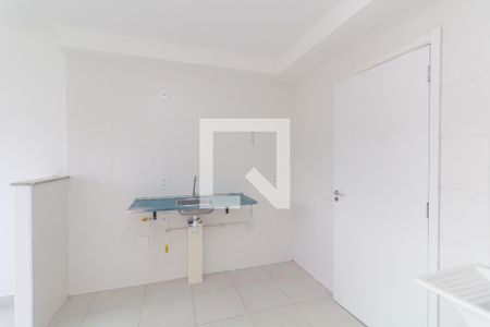 Sala/Cozinha de apartamento para alugar com 2 quartos, 32m² em Vila Carmosina, São Paulo