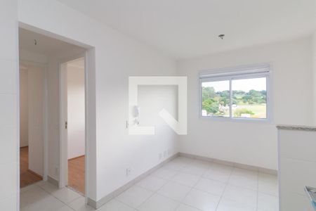 Sala/Cozinha de apartamento para alugar com 2 quartos, 32m² em Vila Carmosina, São Paulo