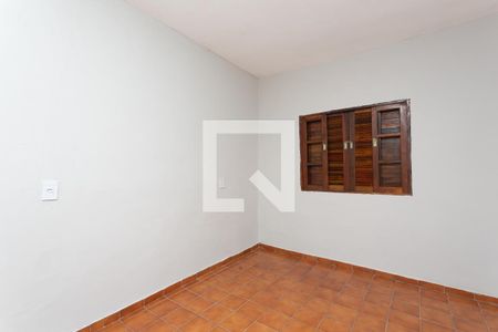 Quarto da edícula  de casa para alugar com 3 quartos, 250m² em Jardim Virginia, São Paulo