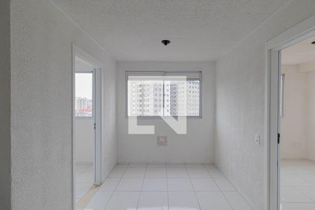 Sala/Cozinha/Área de Serviço  de apartamento para alugar com 2 quartos, 33m² em Vila Silvia, São Paulo