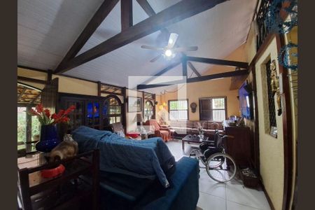 Casa à venda com 3 quartos, 200m² em Maria Paula, Niterói