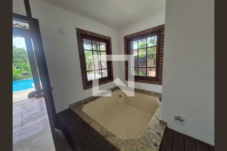 Casa à venda com 2 quartos, 300m² em Itaipu, Niterói